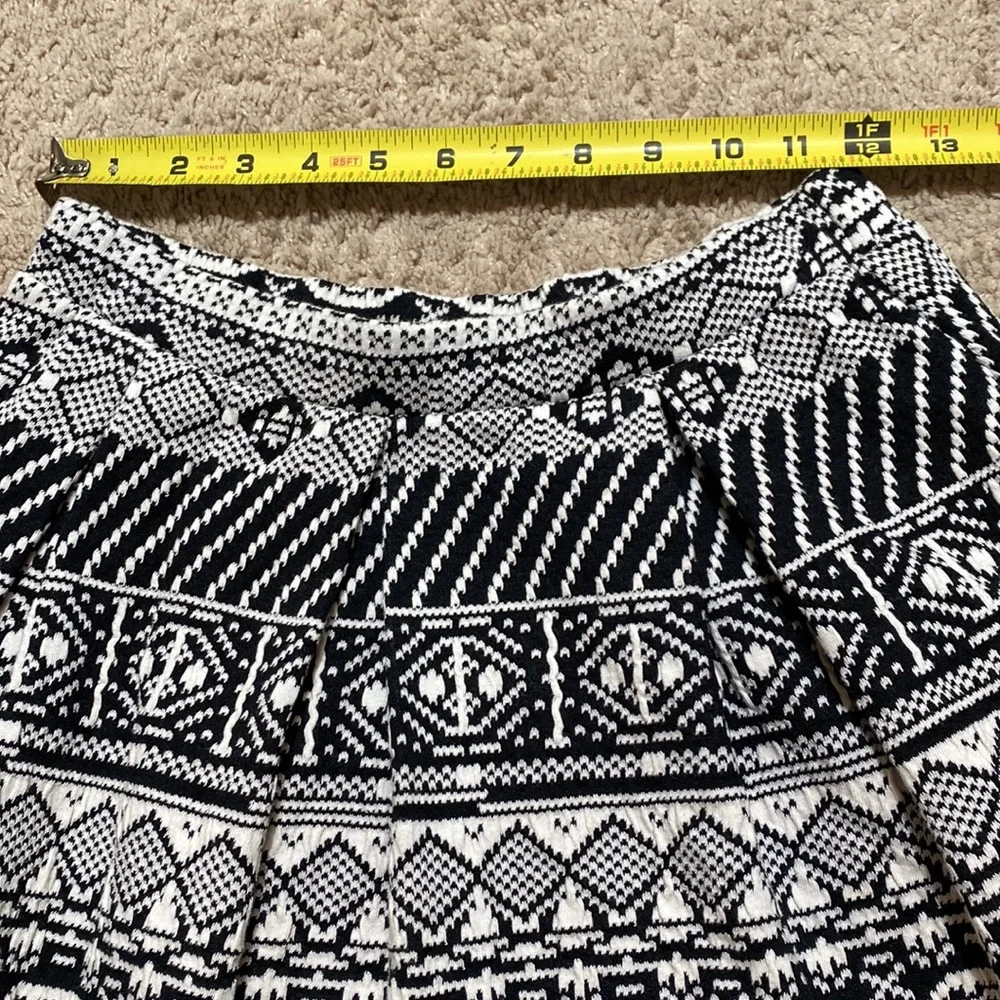 Black White Geometric Pleated Mini Skirt M